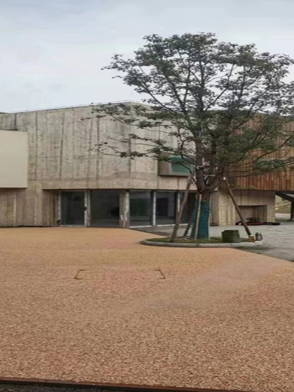 露骨料透水路面